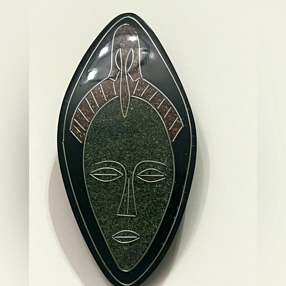 Artistic Mask Brooch with Stone Inlay